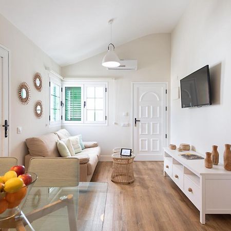 Homeforguest Modern And New Beachfront Apartment La Oliva Bagian luar foto