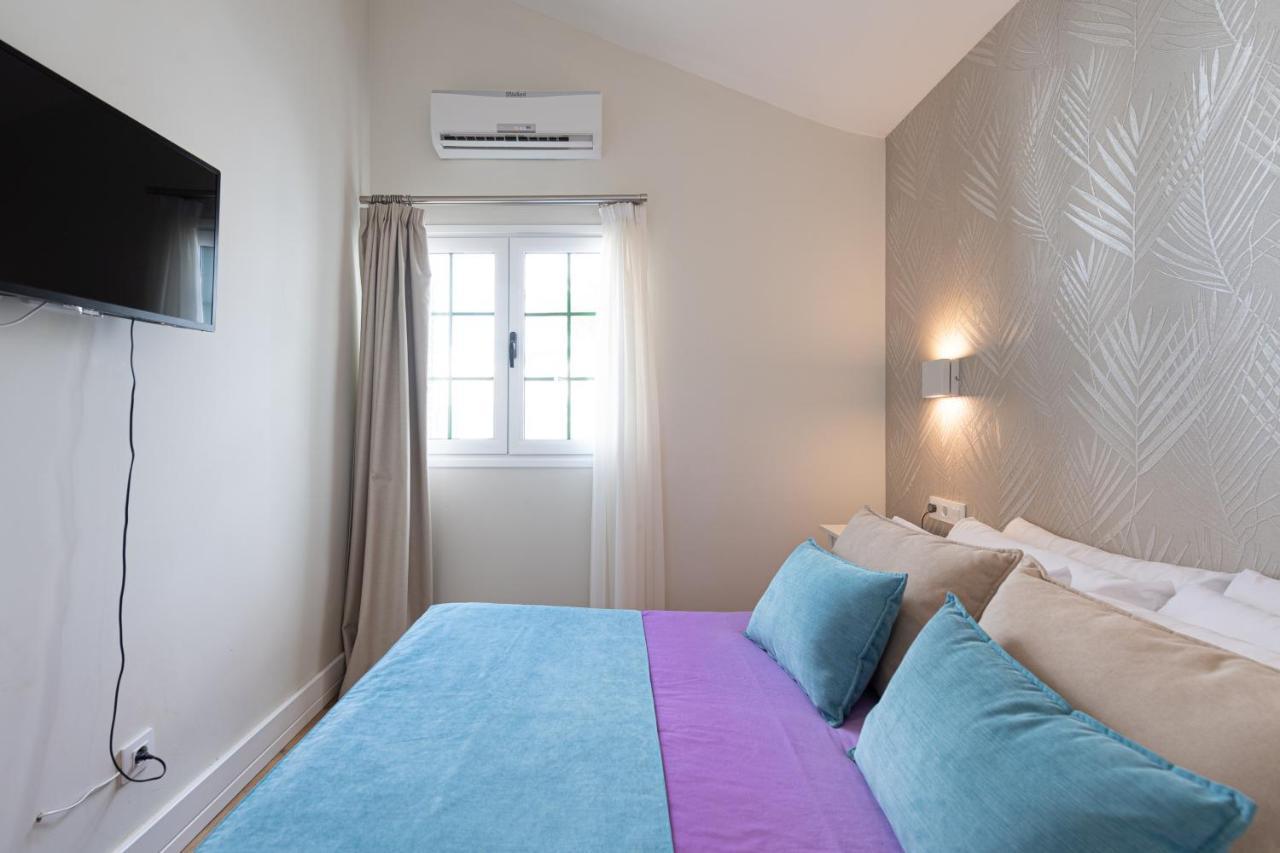 Homeforguest Modern And New Beachfront Apartment La Oliva Bagian luar foto