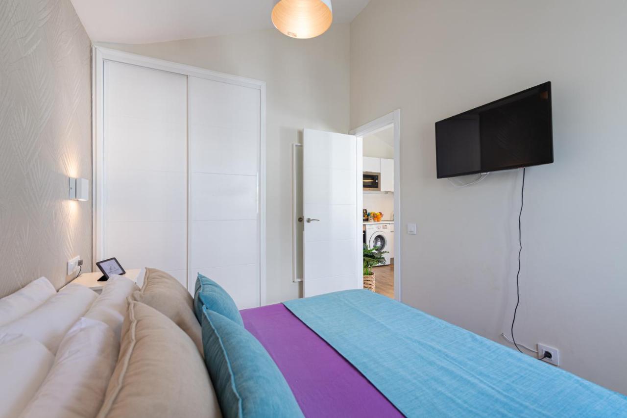 Homeforguest Modern And New Beachfront Apartment La Oliva Bagian luar foto