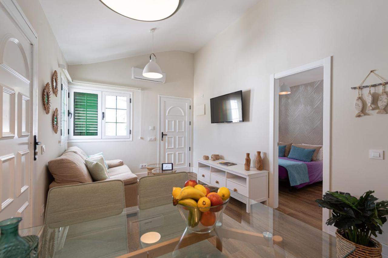 Homeforguest Modern And New Beachfront Apartment La Oliva Bagian luar foto